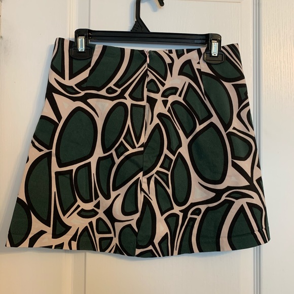 ‼️3/$30‼️ Super cute mini skirt - Picture 2 of 8